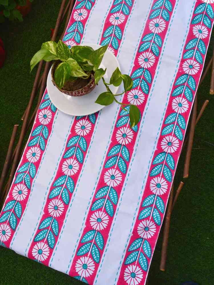 Flower line Table Runner - Image 2