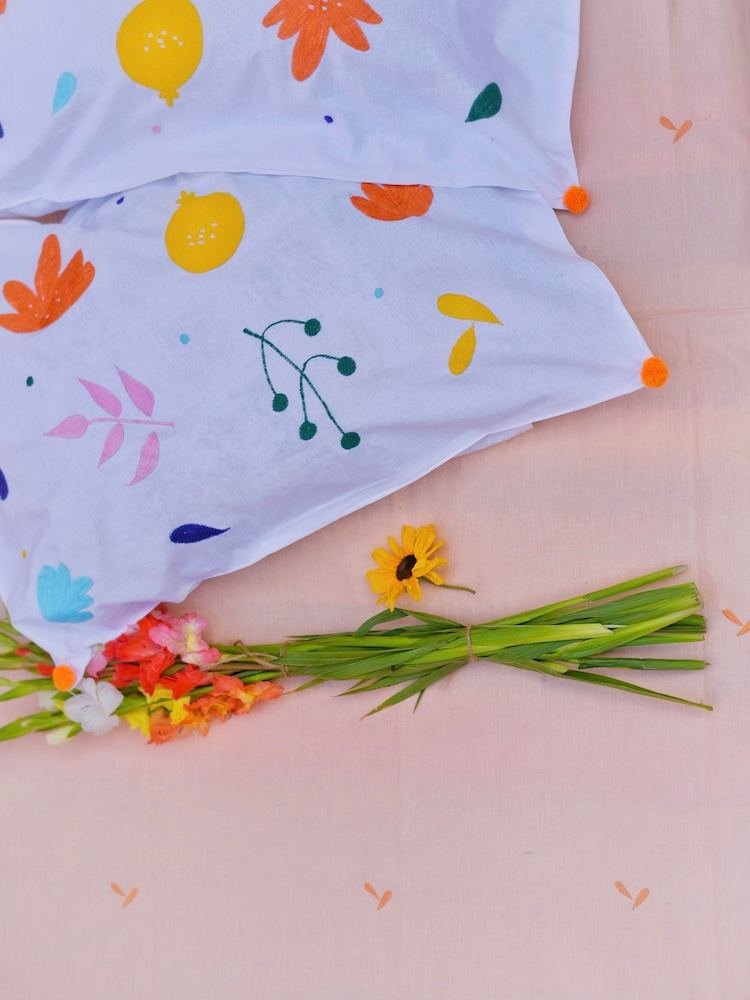 Self Embroidered Bedsheet - Image 9