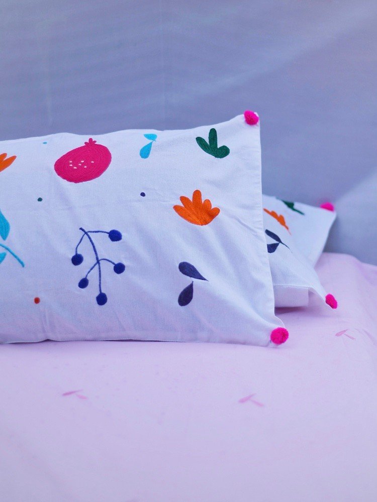 Self Embroidered Bedsheet - Image 5
